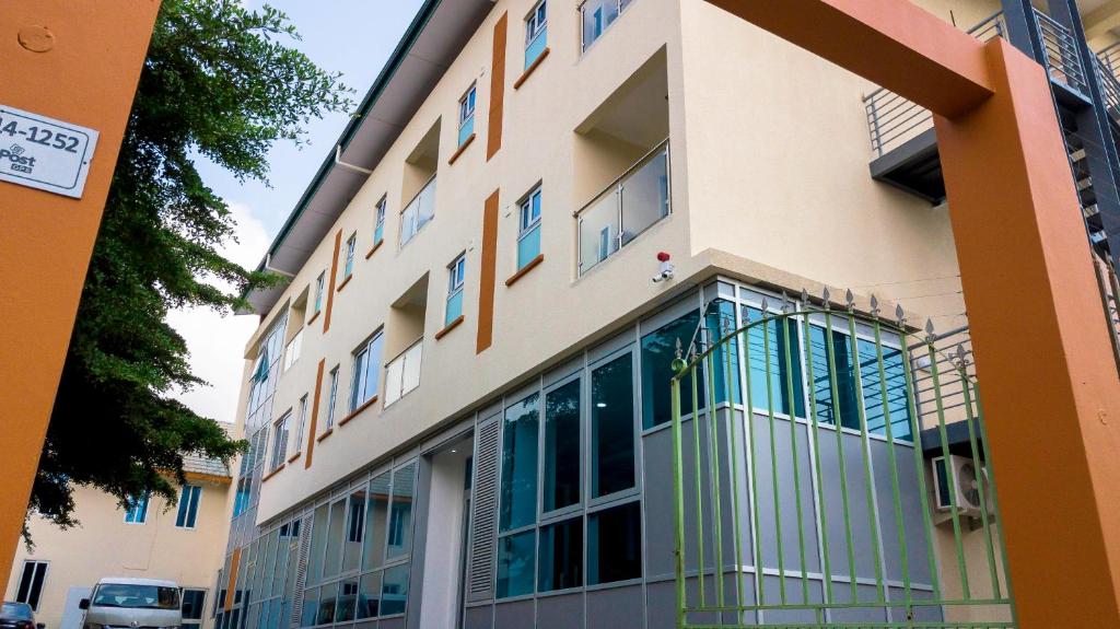 Monerch Hotel